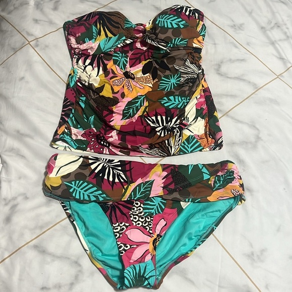Bleu Rod Beattie Run Wild Draped Bandeau
Tankini Top and Bikini Bottom Size 14 - Picture 8 of 11
